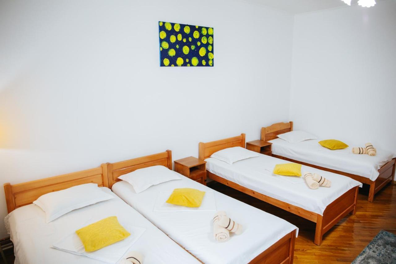 Pensiunea Casa Cristal Târgu Jiu Екстериор снимка