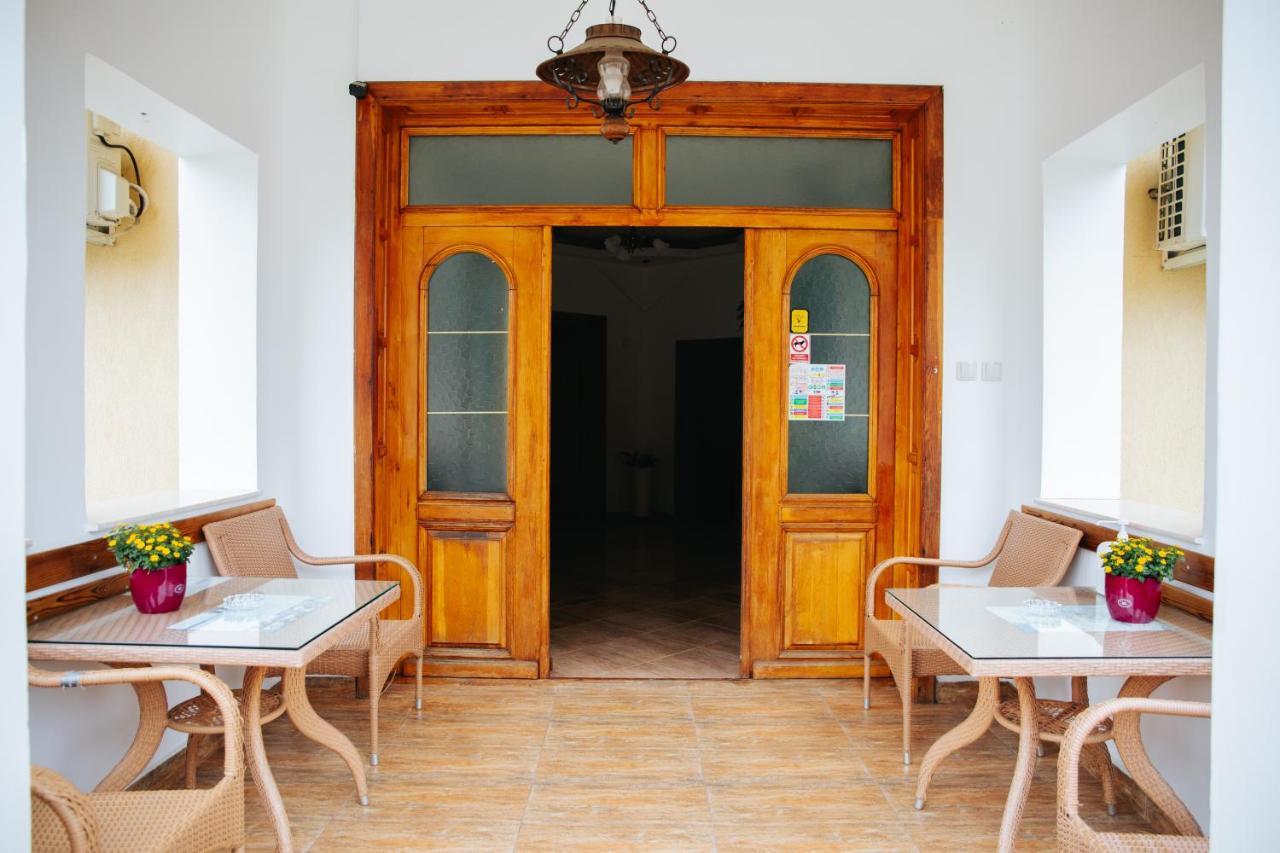 Pensiunea Casa Cristal Târgu Jiu Екстериор снимка