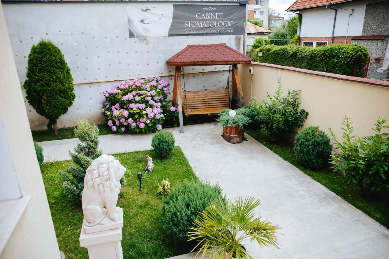 Pensiunea Casa Cristal Târgu Jiu Екстериор снимка