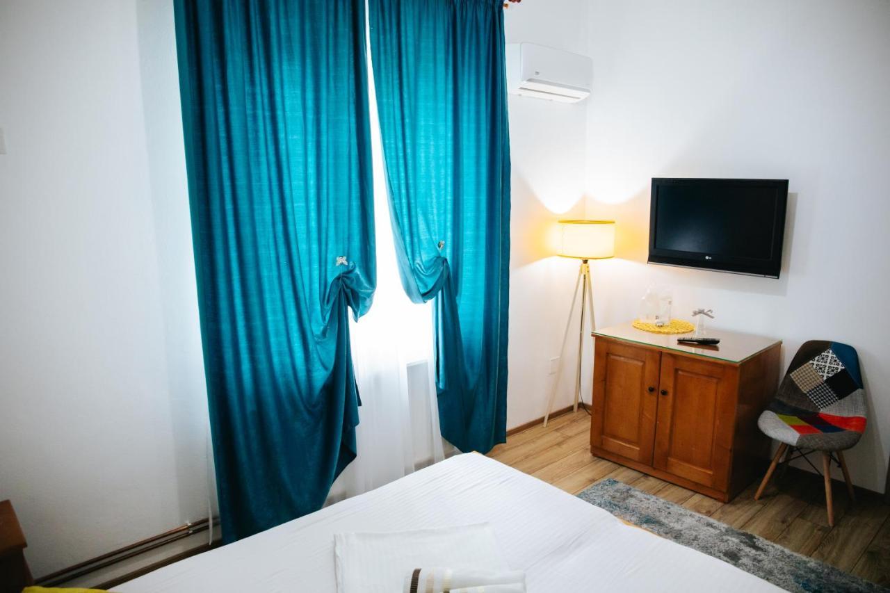 Pensiunea Casa Cristal Târgu Jiu Екстериор снимка